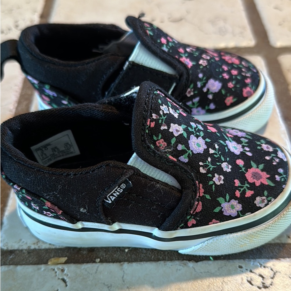 Baby girl floral vans